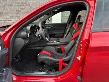 ALFA ROMEO Giulia Quadrifoglio GTAm - No. 333 500 - 1. Hd