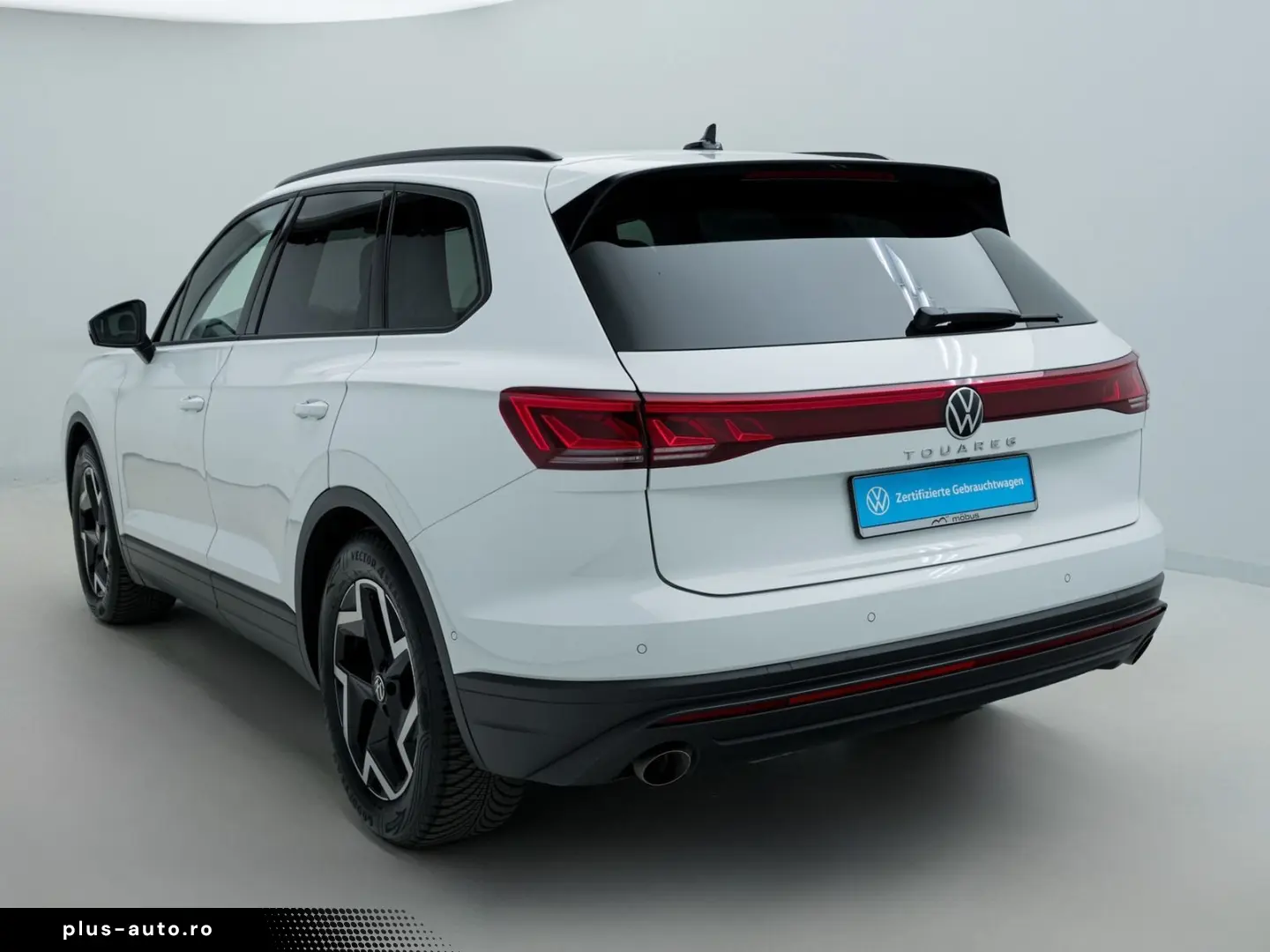 VW Touareg 3.0 V6 TDI 4M  2 49% FIN  DSG GJR APP LE
