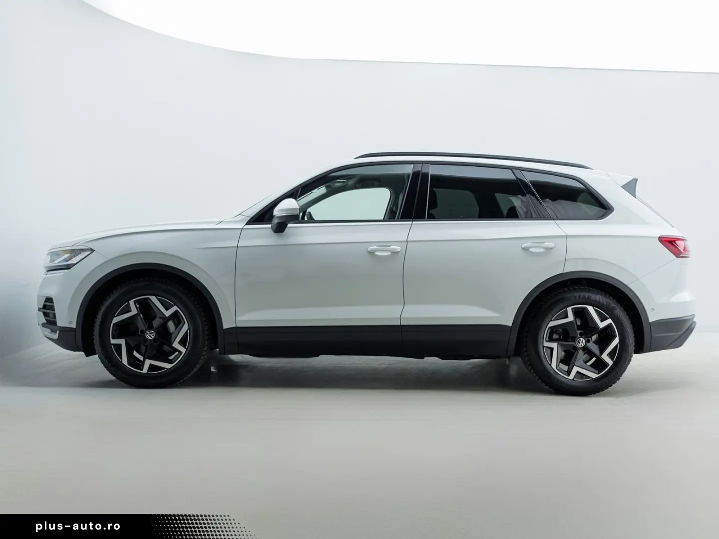 VW Touareg 3.0 V6 TDI 4M  2 49% FIN  DSG GJR APP LE