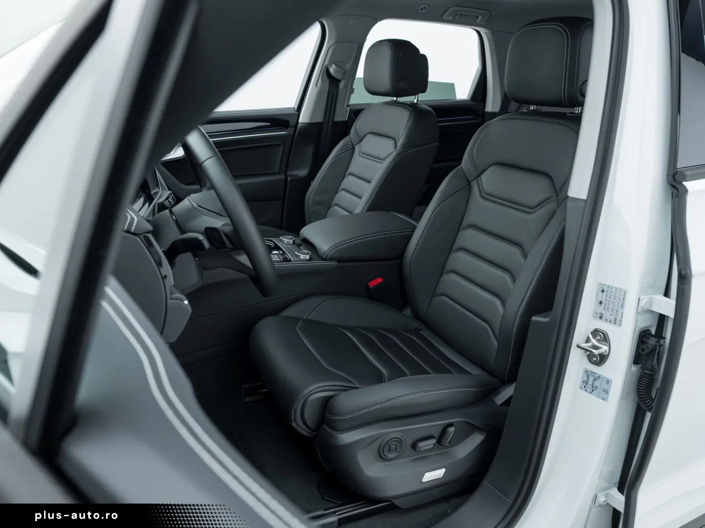 VW Touareg 3.0 V6 TDI 4M  2 49% FIN  DSG GJR APP LE