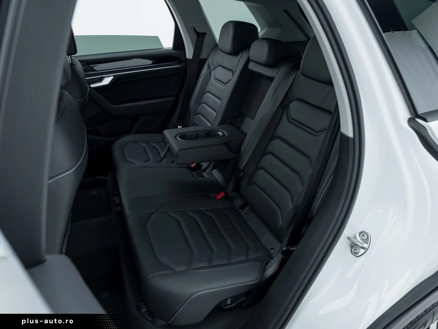 VW Touareg 3.0 V6 TDI 4M  2 49% FIN  DSG GJR APP LE