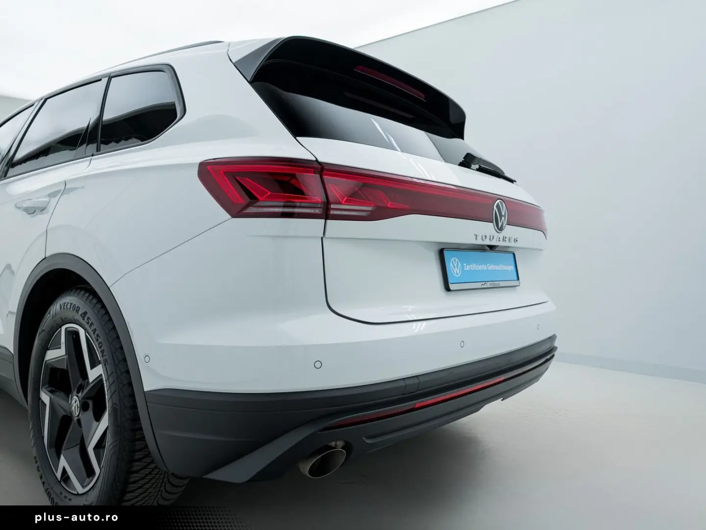 VW Touareg 3.0 V6 TDI 4M  2 49% FIN  DSG GJR APP LE