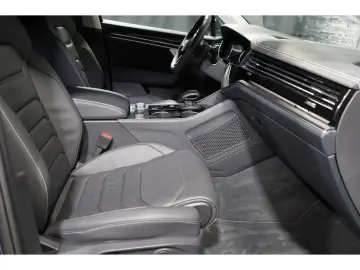VW Touareg 3.0 TDI tiptronic 4M AHK Navi Kamera 19