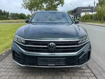 VW Touareg 3.0 TDI 170 kW 4Motion R-Line  Garantie