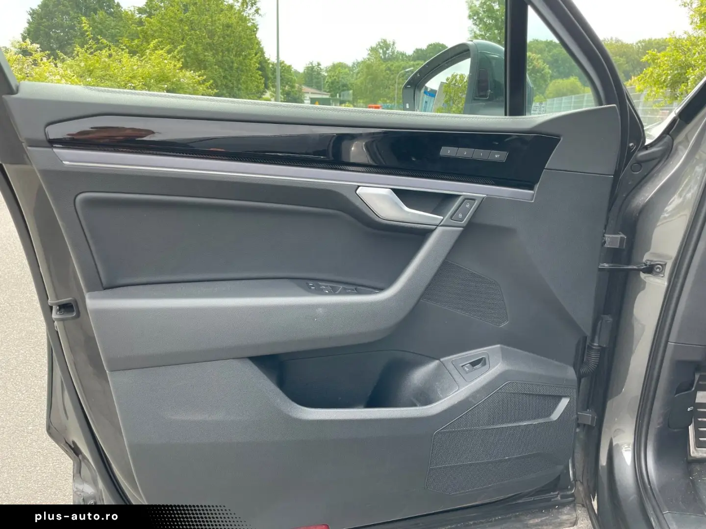 VW Touareg 3.0 TDI 170 kW 4Motion R-Line  Garantie