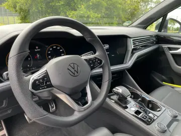 VW Touareg 3.0 TDI 170 kW 4Motion R-Line  Garantie