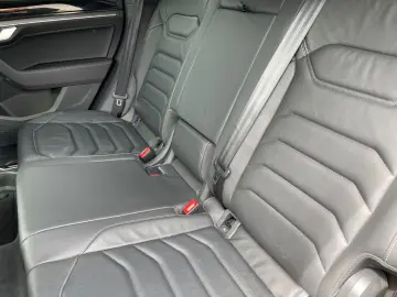 VW Touareg 3.0 TDI 170 kW 4Motion R-Line  Garantie