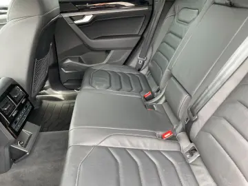 VW Touareg 3.0 TDI 170 kW 4Motion R-Line  Garantie