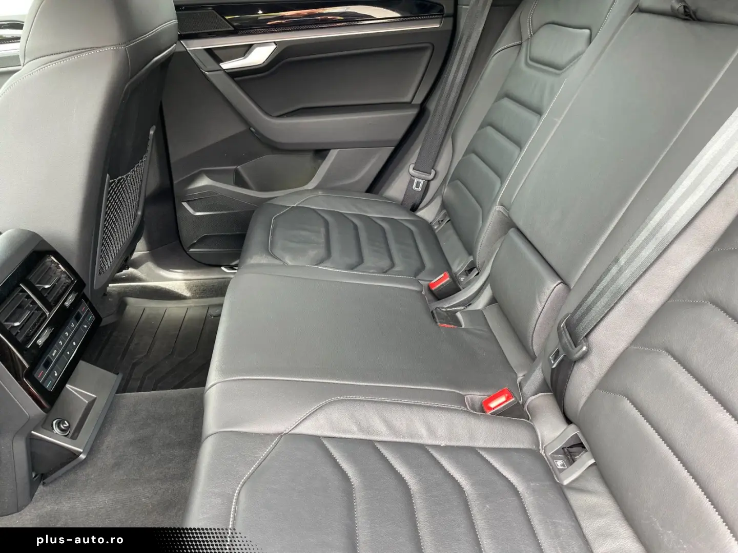 VW Touareg 3.0 TDI 170 kW 4Motion R-Line  Garantie