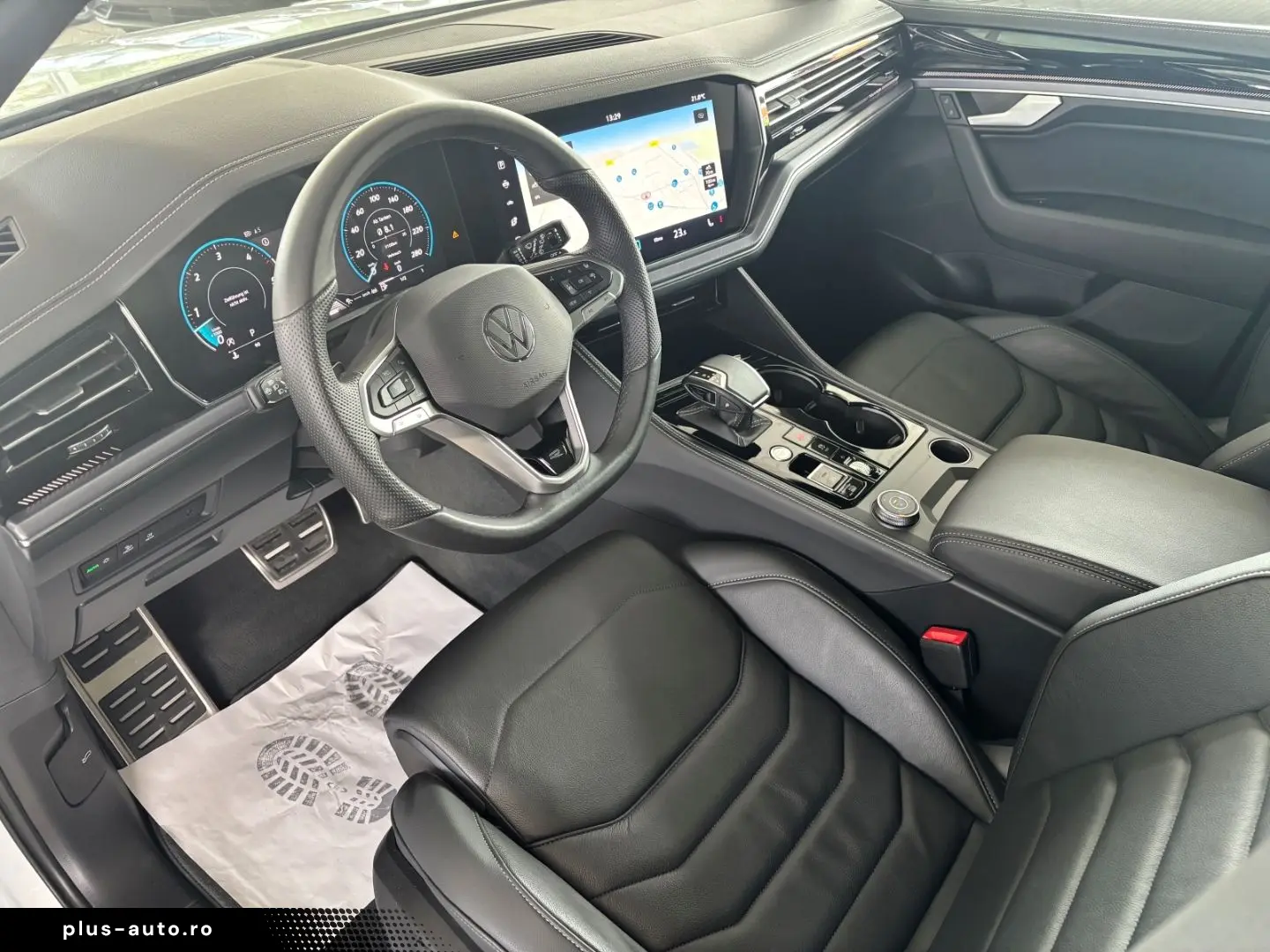 VW Touareg 3.0 TDI 4Motion R-Line ACC IQ.LIGHT PANO