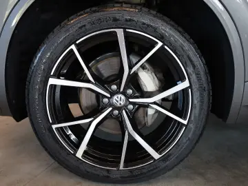 VW Touareg 3.0 TDI 4Motion R-Line