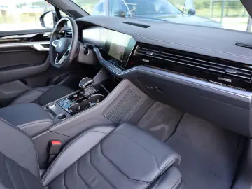 VW Touareg 3.0 TDI 4Motion R-Line