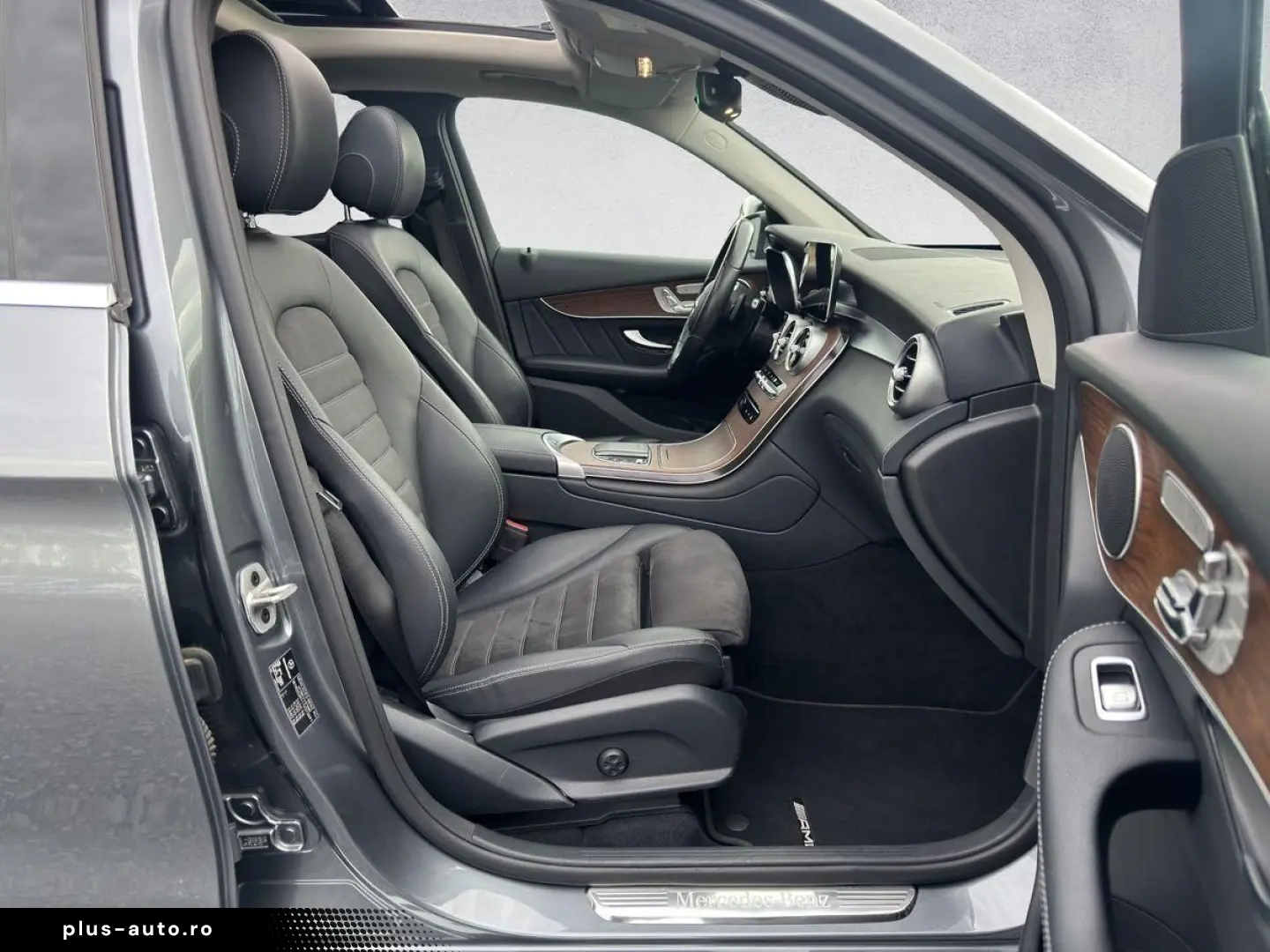 MERCEDES-BENZ GLC 300 de 4Matic AMG ILS Pano 360  AHK Memory