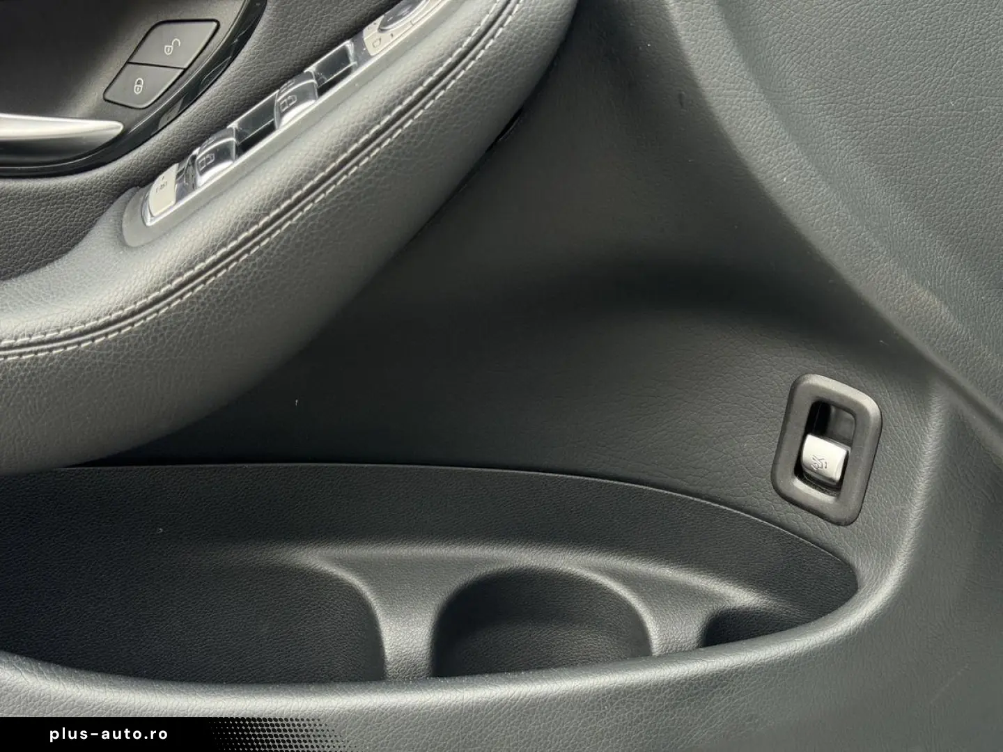 MERCEDES-BENZ GLC 300 de 4Matic AMG ILS Pano 360  AHK Memory