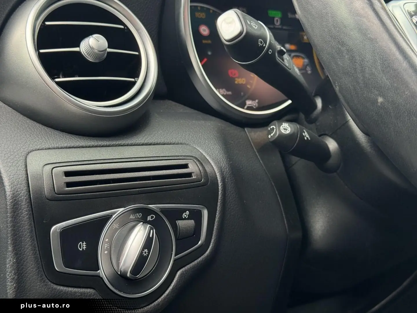 MERCEDES-BENZ GLC 300 de 4Matic AMG ILS Pano 360  AHK Memory
