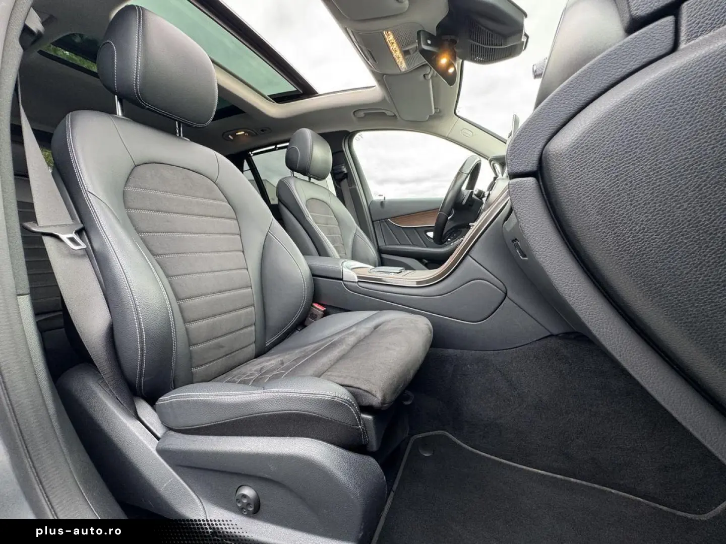 MERCEDES-BENZ GLC 300 de 4Matic AMG ILS Pano 360  AHK Memory