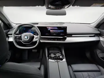 BMW 520i AHK Driving Assistant Plus Sitze elektrisch