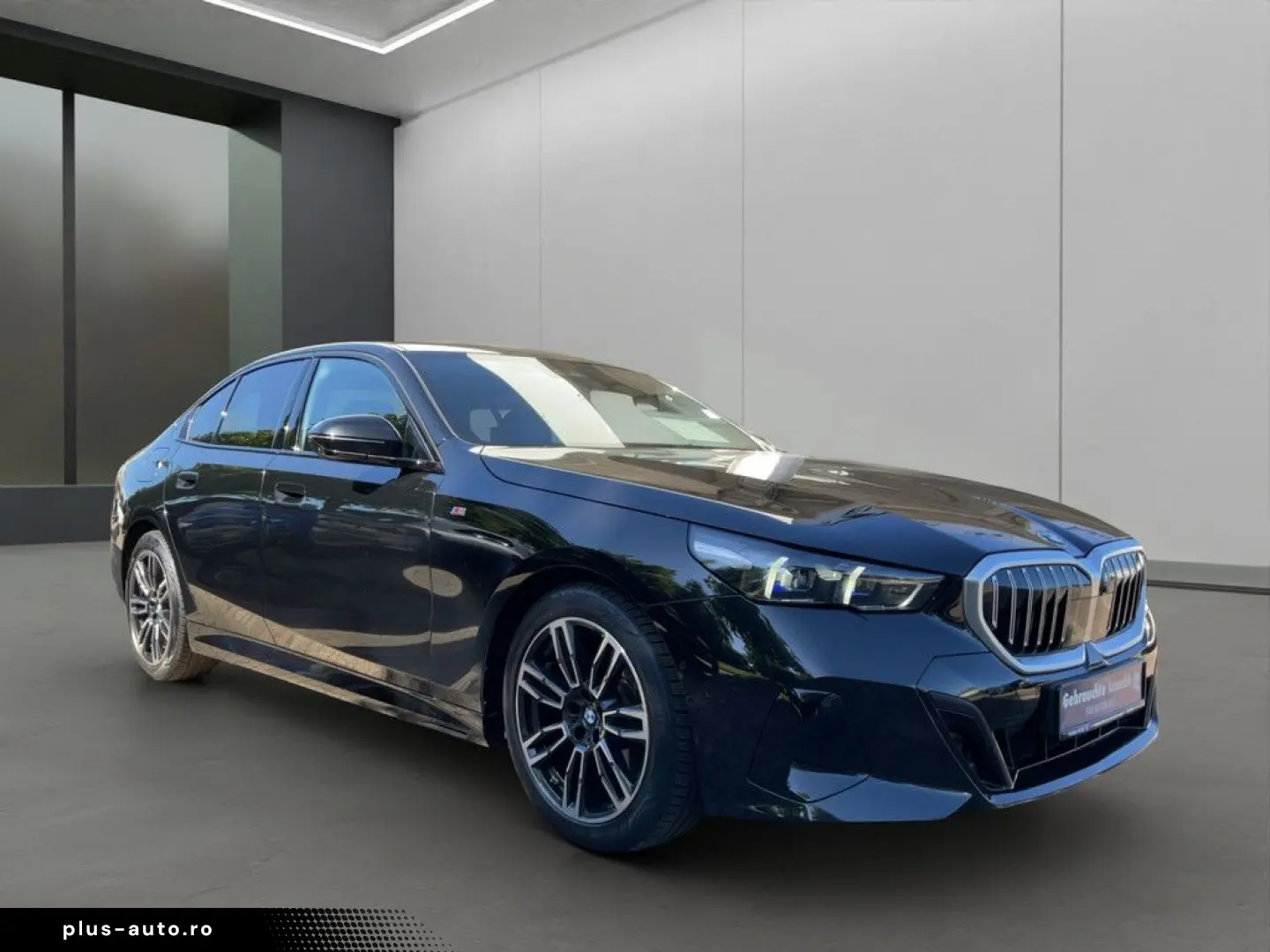 BMW 520i Lim. M-SPORT LED NAVI HUD 360  H K PDC 19