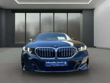 BMW 520i Lim. M-SPORT LED NAVI HUD 360  H K PDC 19