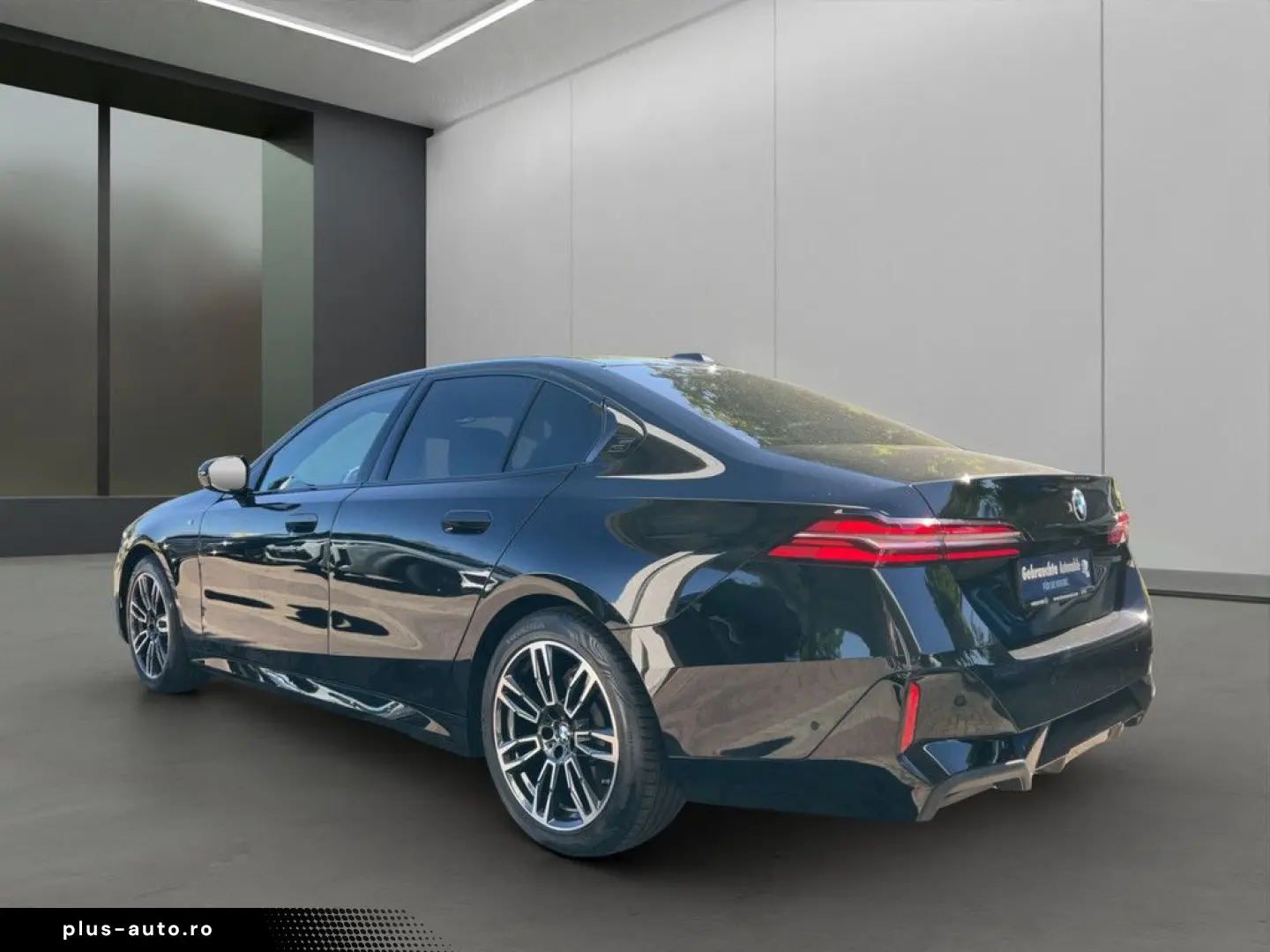 BMW 520i Lim. M-SPORT LED NAVI HUD 360  H K PDC 19