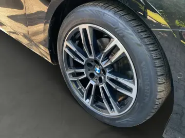 BMW 520i Lim. M-SPORT LED NAVI HUD 360  H K PDC 19