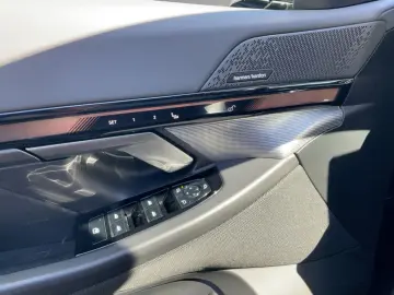 BMW 520i Lim. M-SPORT LED NAVI HUD 360  H K PDC 19