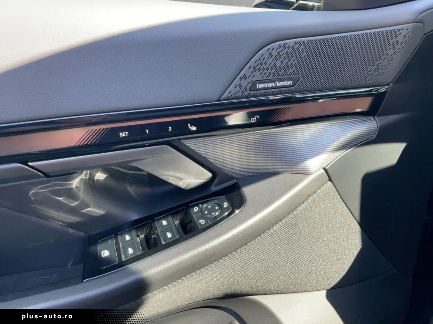 BMW 520i Lim. M-SPORT LED NAVI HUD 360  H K PDC 19