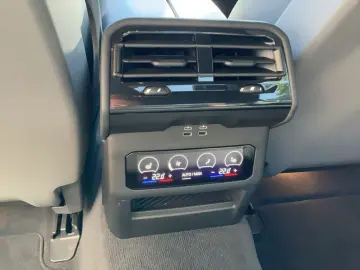BMW 520i Lim. M-SPORT LED NAVI HUD 360  H K PDC 19