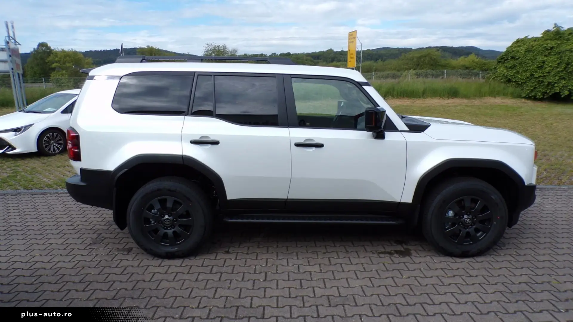 Toyota Land Cruiser PRADO Executive Cam 360