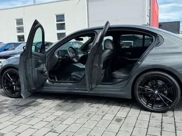 BMW 320d xD M Sport 19  ACC HuD h k  Ambiente StHzg