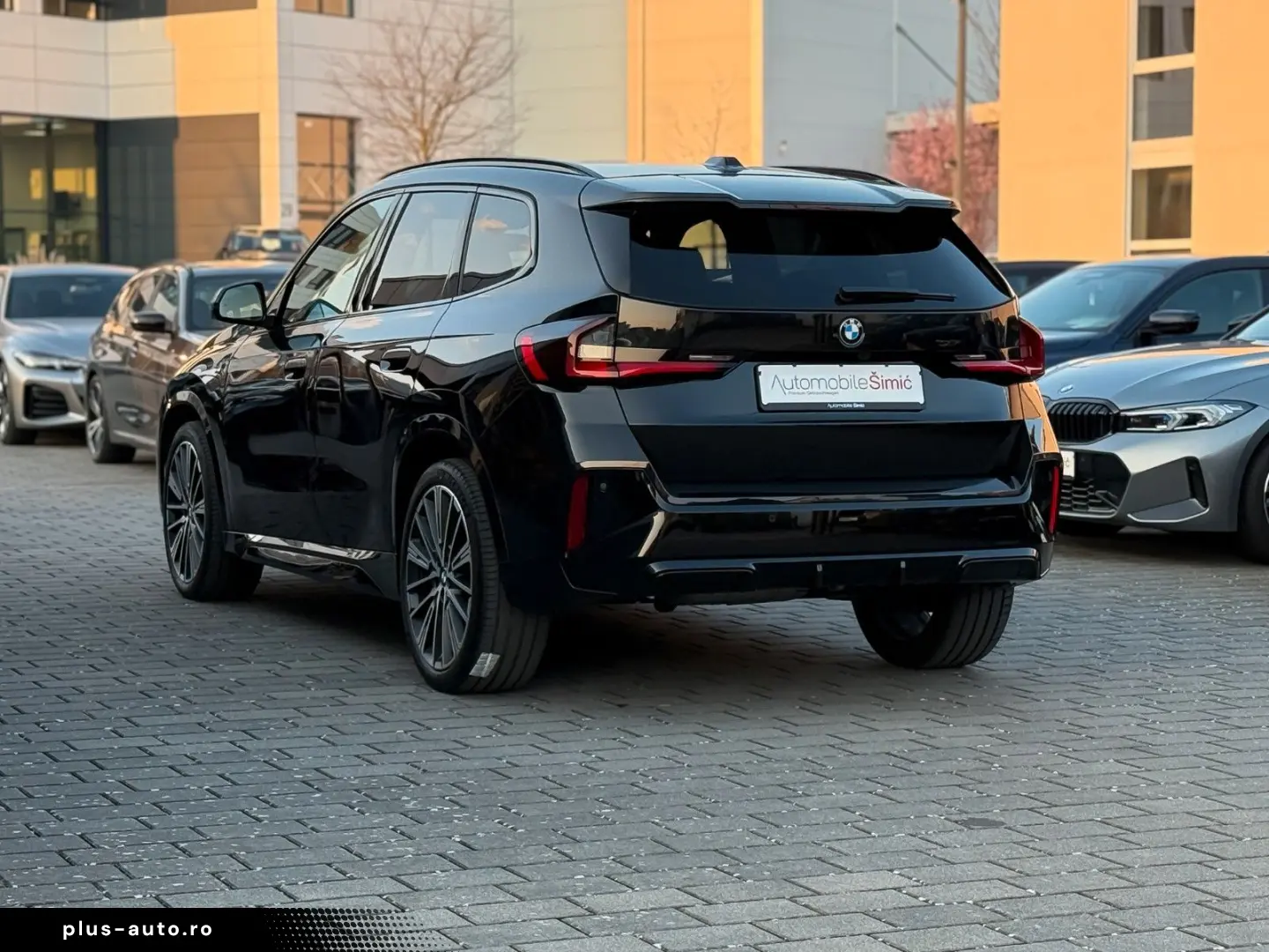 BMW X1 20 d xD M Sport AHK 20  hifi Pano HuD memory