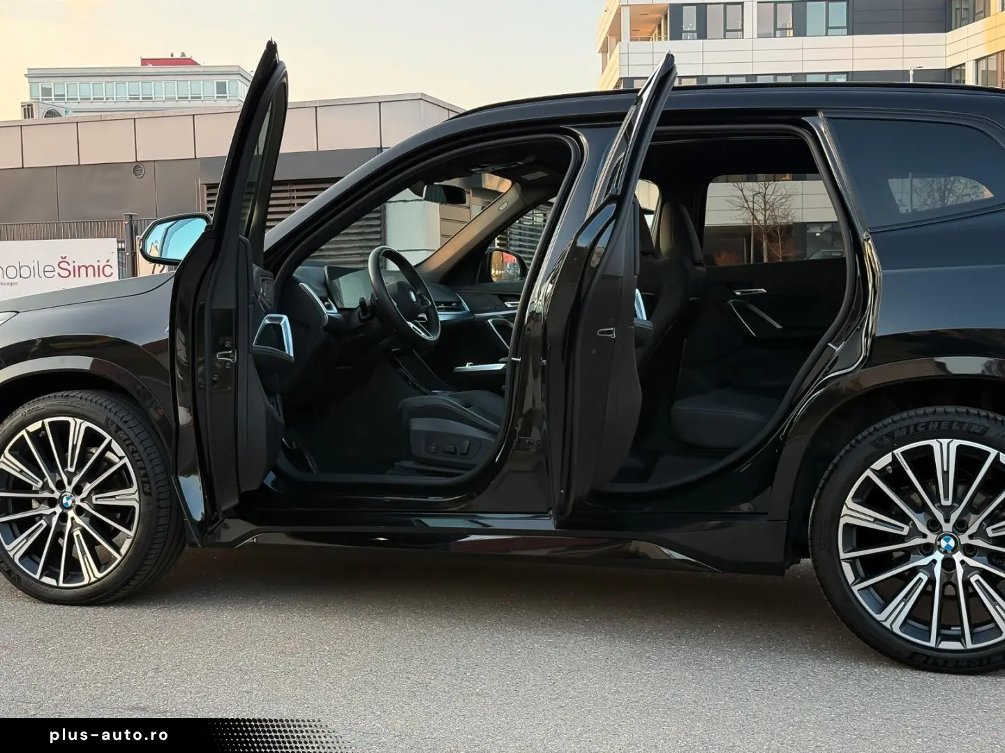 BMW X1 20 d xD M Sport AHK 20  hifi Pano HuD memory