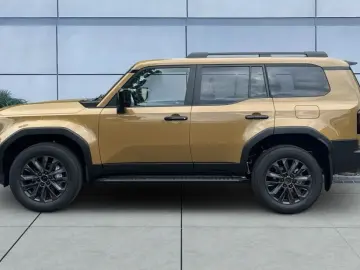 Toyota Land Cruiser 2.8 Mild-Hybrid Lounge Pano