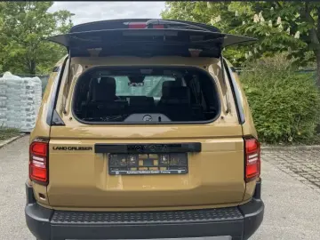 Toyota Land Cruiser 2.8 Mild-Hybrid Lounge Pano