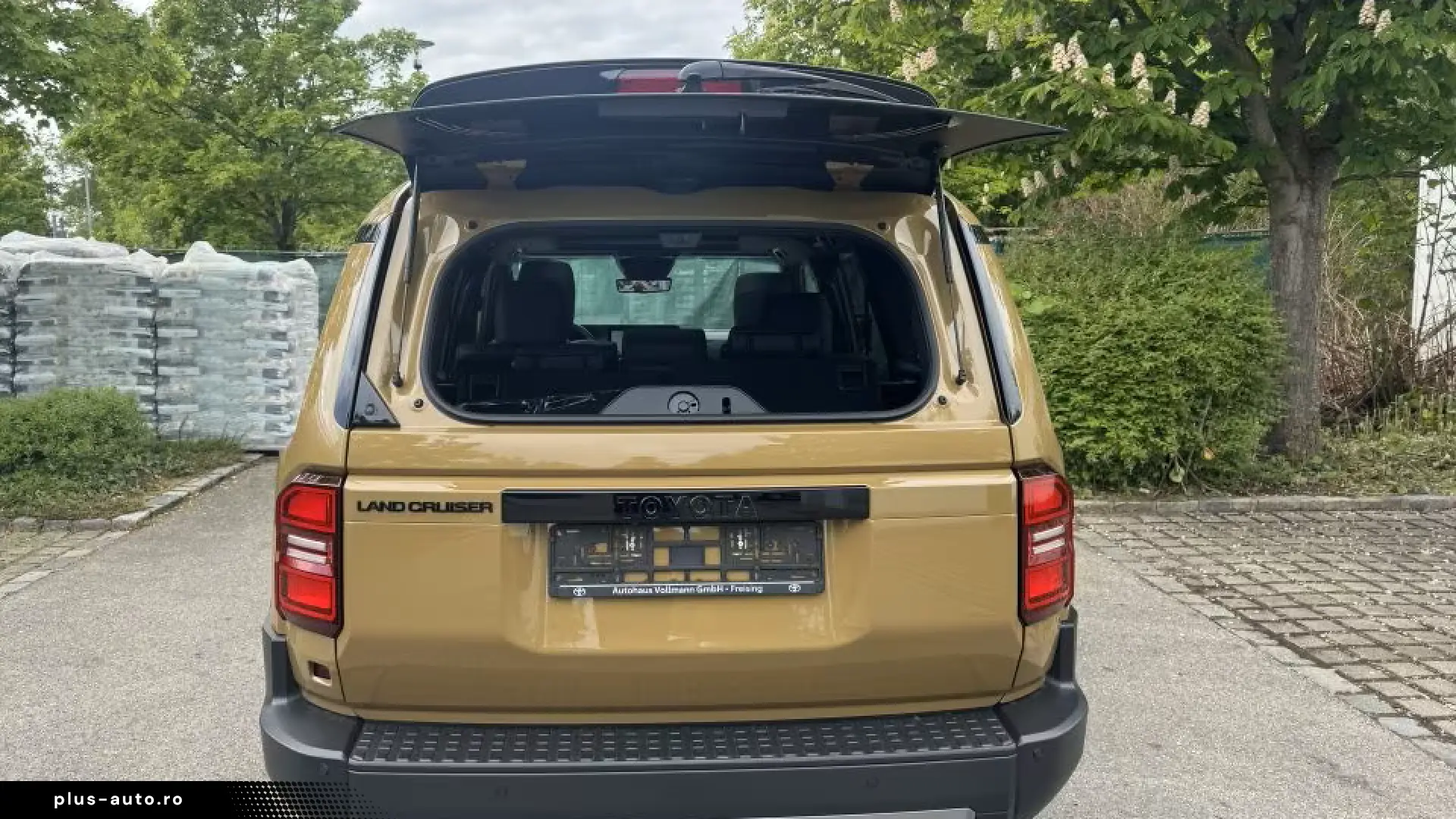 Toyota Land Cruiser 2.8 Mild-Hybrid Lounge Pano