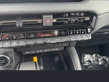 Toyota Land Cruiser 2.8 Mild-Hybrid Lounge Pano