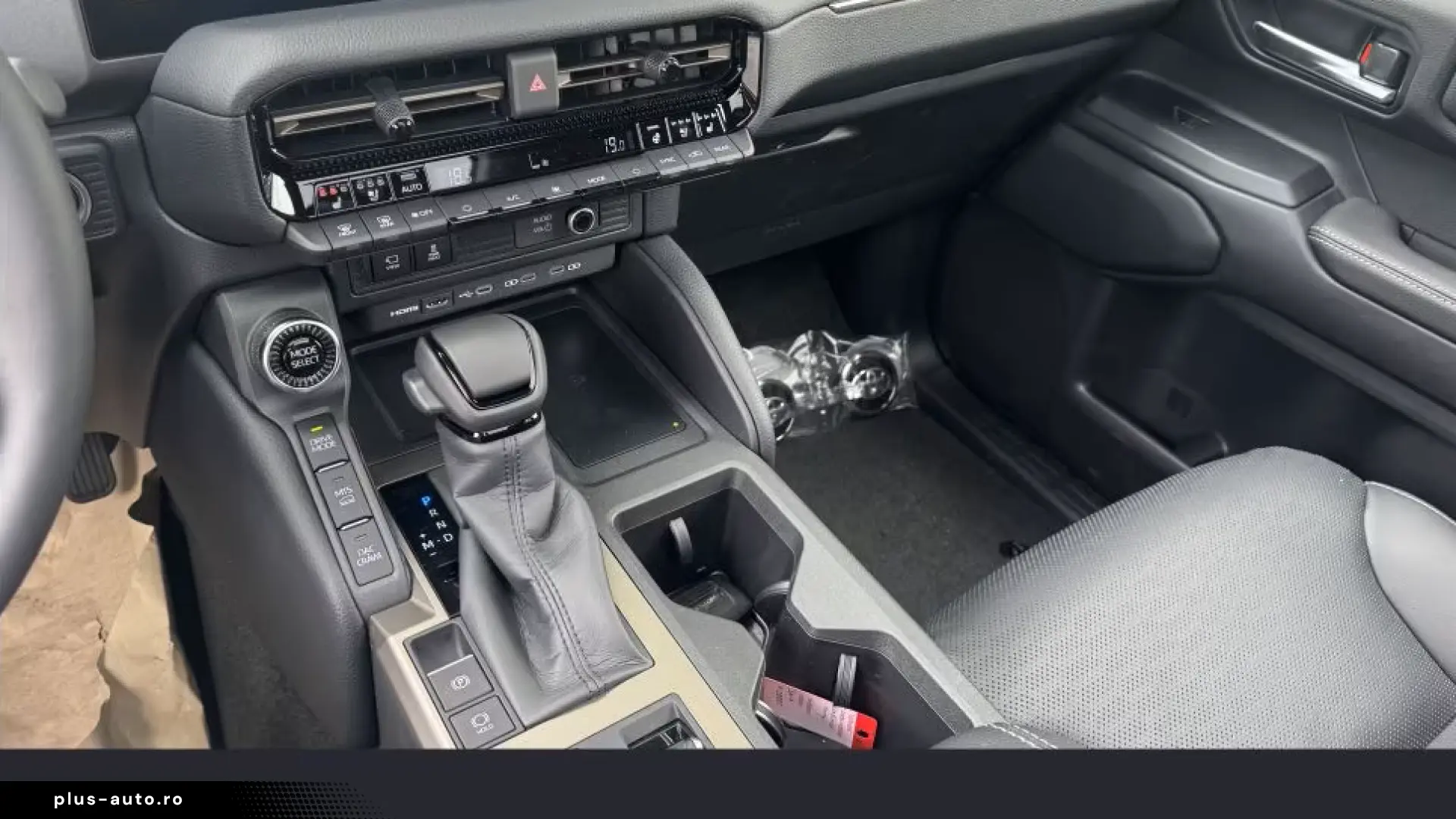Toyota Land Cruiser 2.8 Mild-Hybrid Lounge Pano