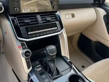 Toyota Land Cruiser LC300 ELEGANCE TwinTURBO