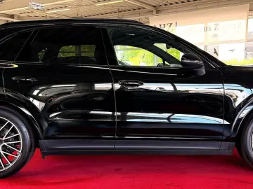 PORSCHE Cayenne Platinum Edition PANO BOSE LUFT RFK