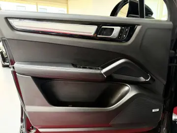 PORSCHE Cayenne Platinum Edition PANO BOSE LUFT RFK