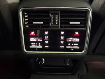 PORSCHE Cayenne Platinum Edition PANO BOSE LUFT RFK
