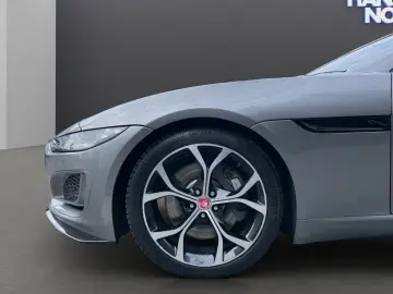 JAGUAR F-Type Coupe P300 R-Dyn. Black