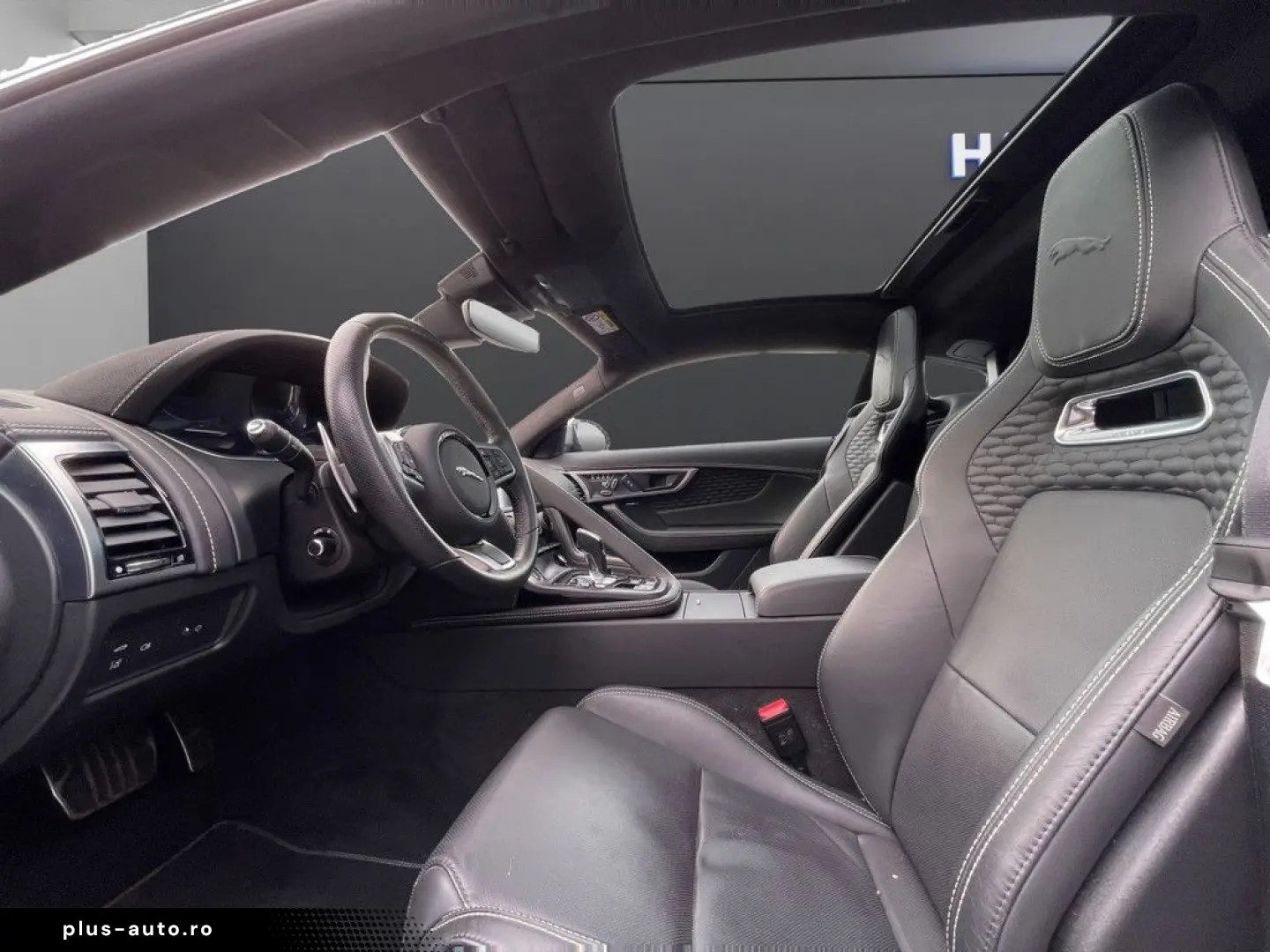 JAGUAR F-Type Coupe P300 R-Dyn. Black