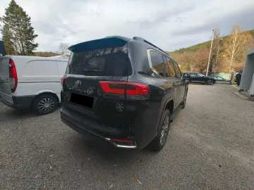 Toyota Land Cruiser LC300 PREMIUM MY2027
