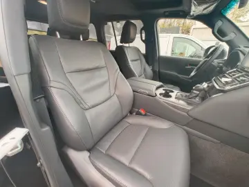 Toyota Land Cruiser LC300 PREMIUM MY2027