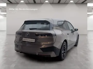 BMW iX M60 Bowers & Wilkins