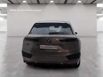 BMW iX M60 Bowers & Wilkins