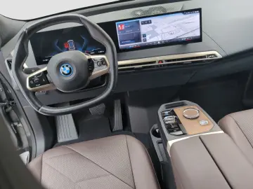 BMW iX M60 Bowers & Wilkins
