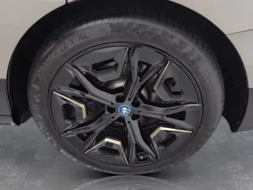 BMW iX M60 Bowers & Wilkins