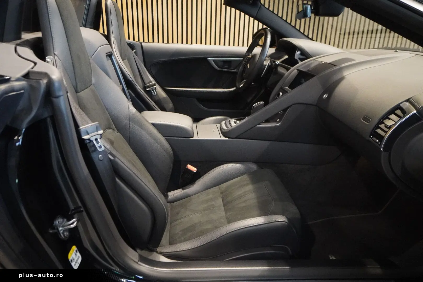 JAGUAR F-Type  V8  R-Dynamic AWD-BRD-U-Frei-Balck Pack